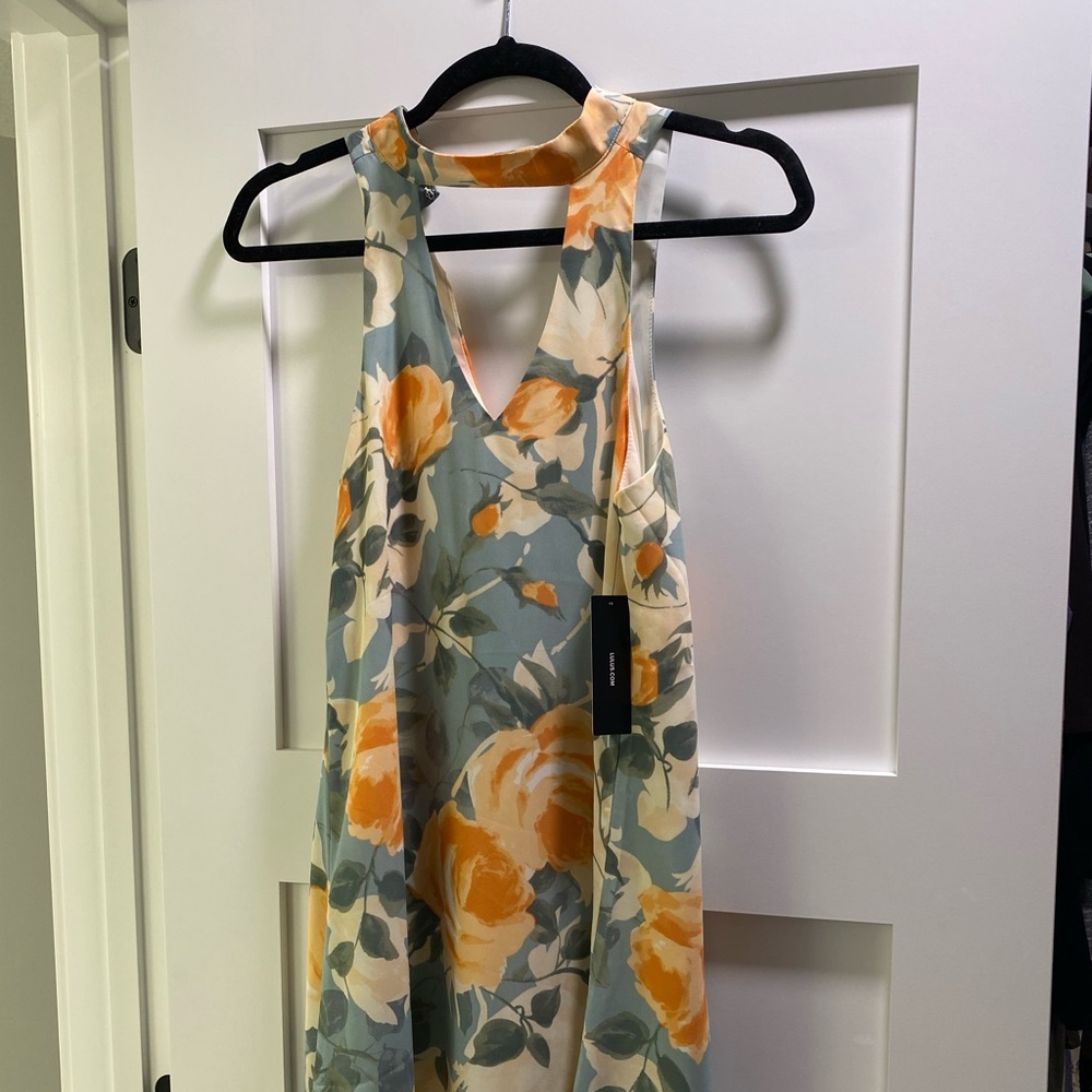 Never worn lulus dress size small tags on